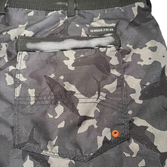 G. H. Bass & Co. Board Shorts Men's Size 38 Black/Gray Camo Sharks Fishing Surf - Picture 3 of 4